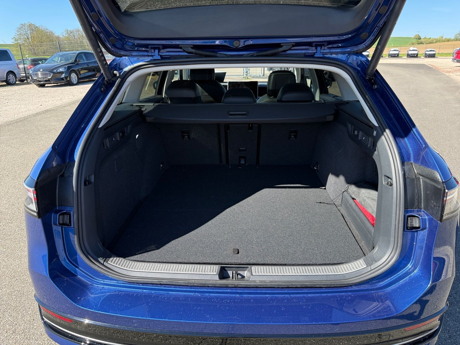 Volkswagen Passat - Bild 12