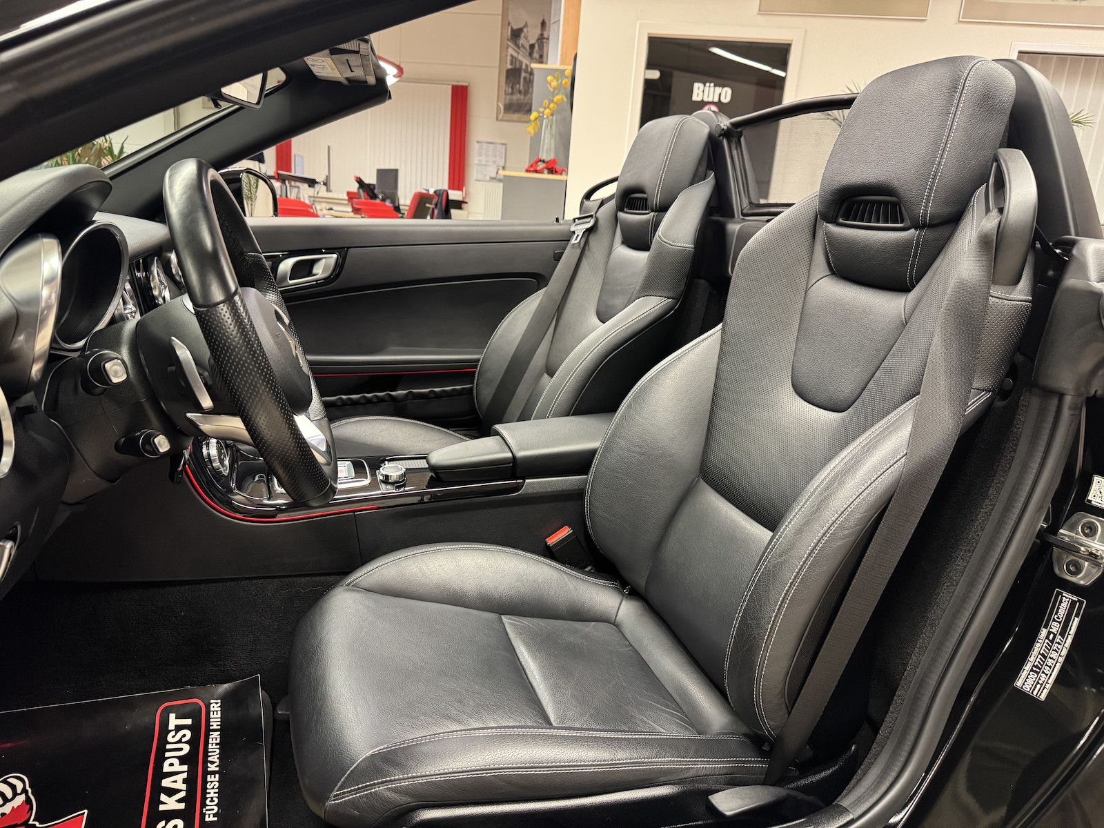 Fahrzeugabbildung Mercedes-Benz SLC 180 AMG /Night/LED/Navi/Ambiente/Airscarf