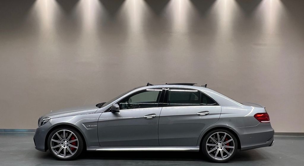 Mercedes-Benz E 63 AMG E63 AMG S 4M *PANORAMA*V-MAX*DISTRONIC*360°*