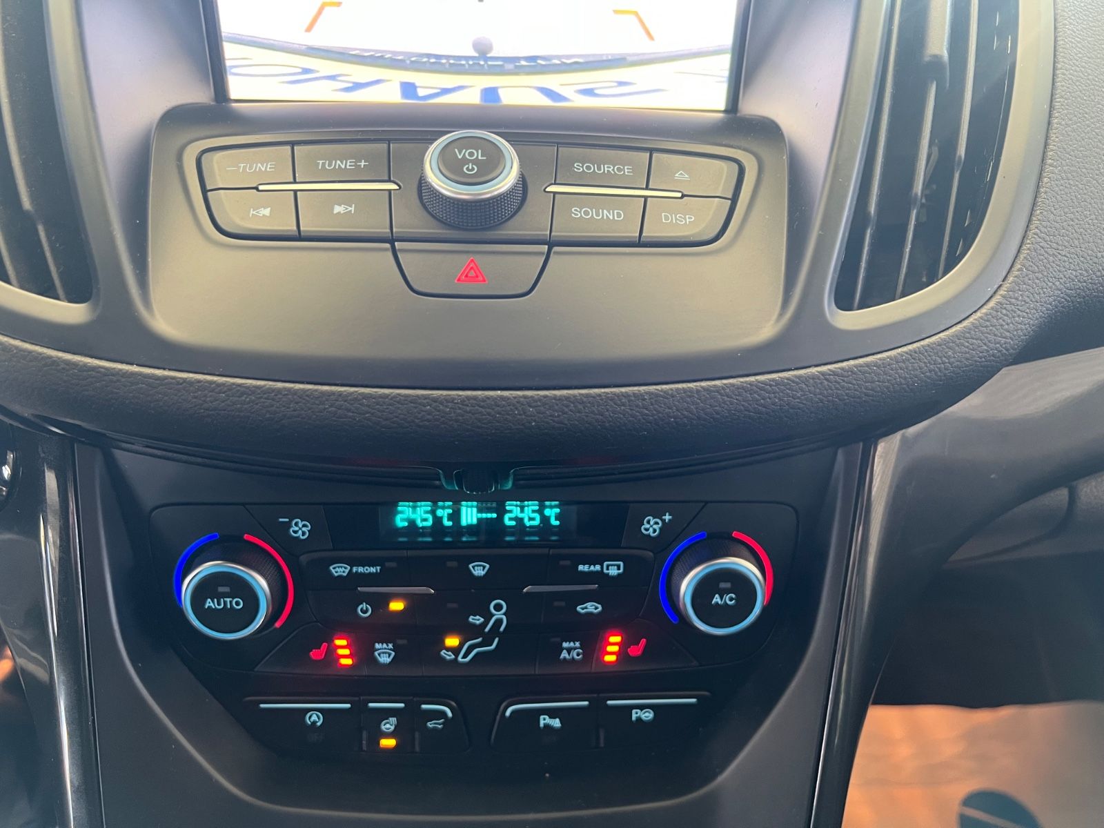Fahrzeugabbildung Ford Kuga ST-Line Automatik