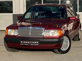 Mercedes-Benz 190 E 2.0 - Oldtimer - Klasse - TopExtras - Mercedes-Benz 190: 2.0