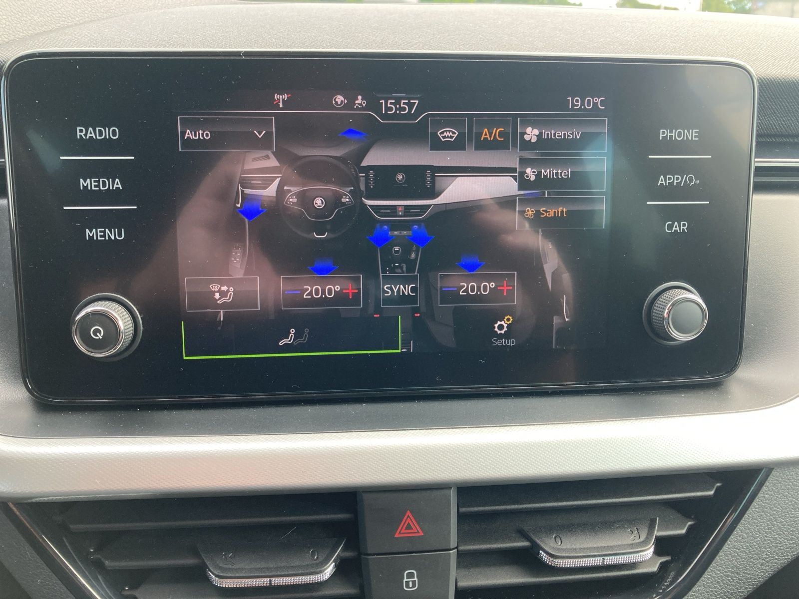 Fahrzeugabbildung SKODA Kamiq TSI Drive-125 LED Climatronic GRA PDC SH L