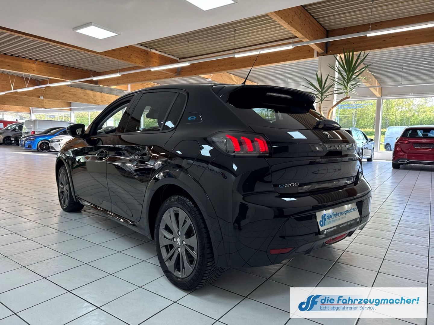 Fahrzeugabbildung Peugeot 208 e- Allure Navi Digitales Cockpit LED Apple C