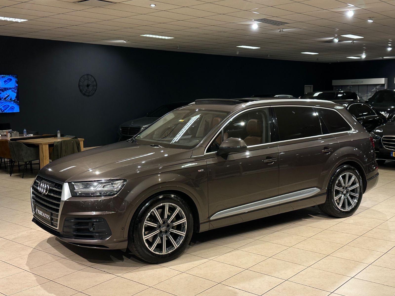 AUDI Q7 3.0 TDI Quattro/7SITZ/PANO/AHK/ACC/HUD/MASAGE
