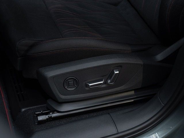 Audi Q3 SUV TFSI S line TECH-PRO+HUD+AHK+360°+SO