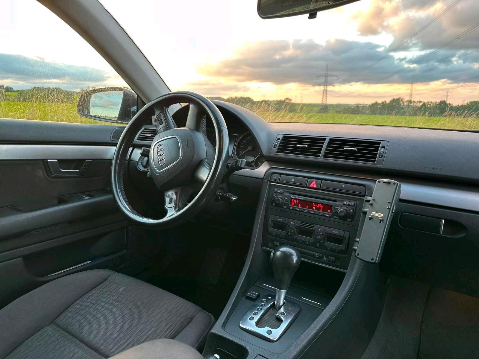 Audi A4 2006 — photo 6