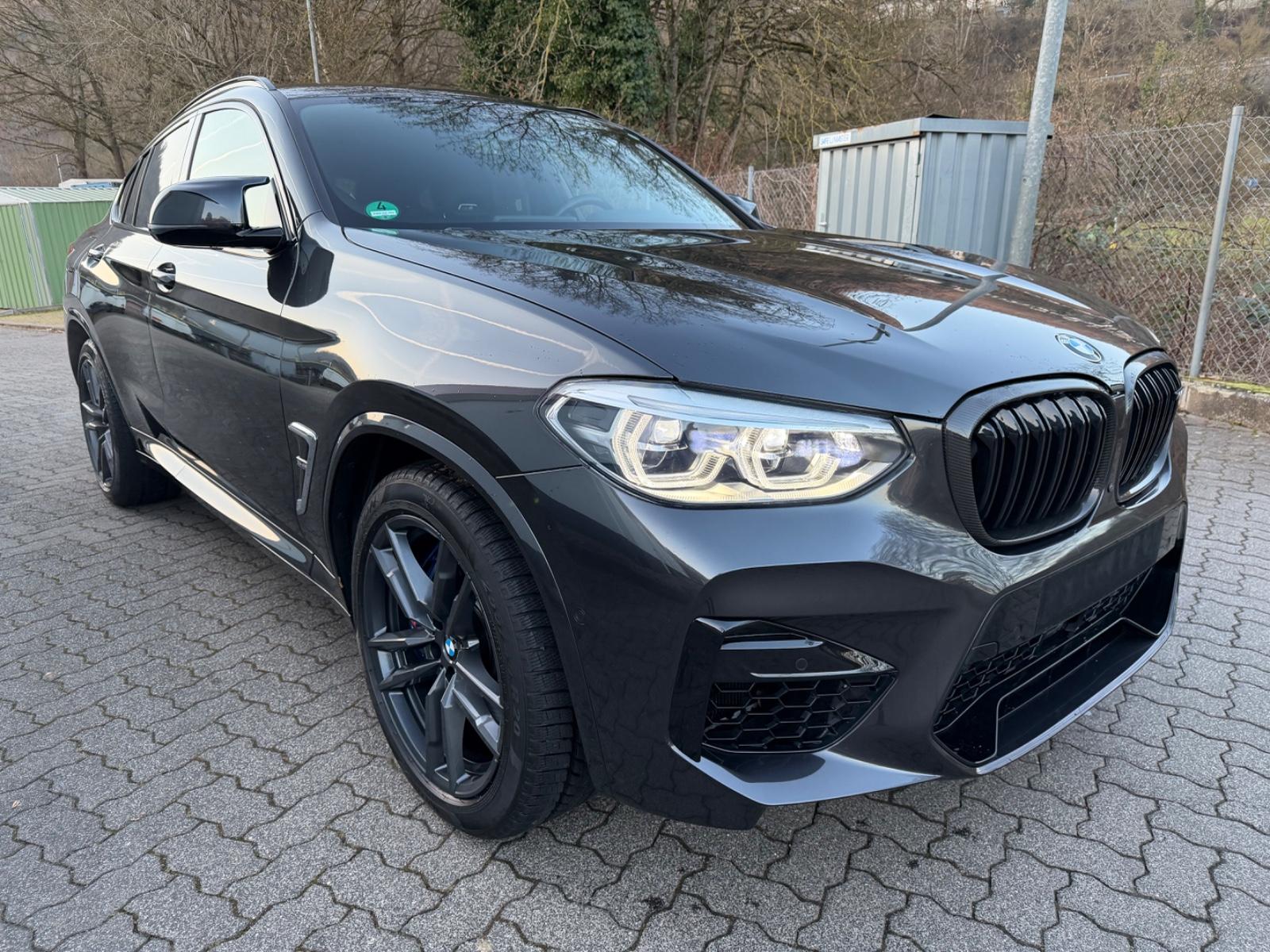BMW X4 M Basis