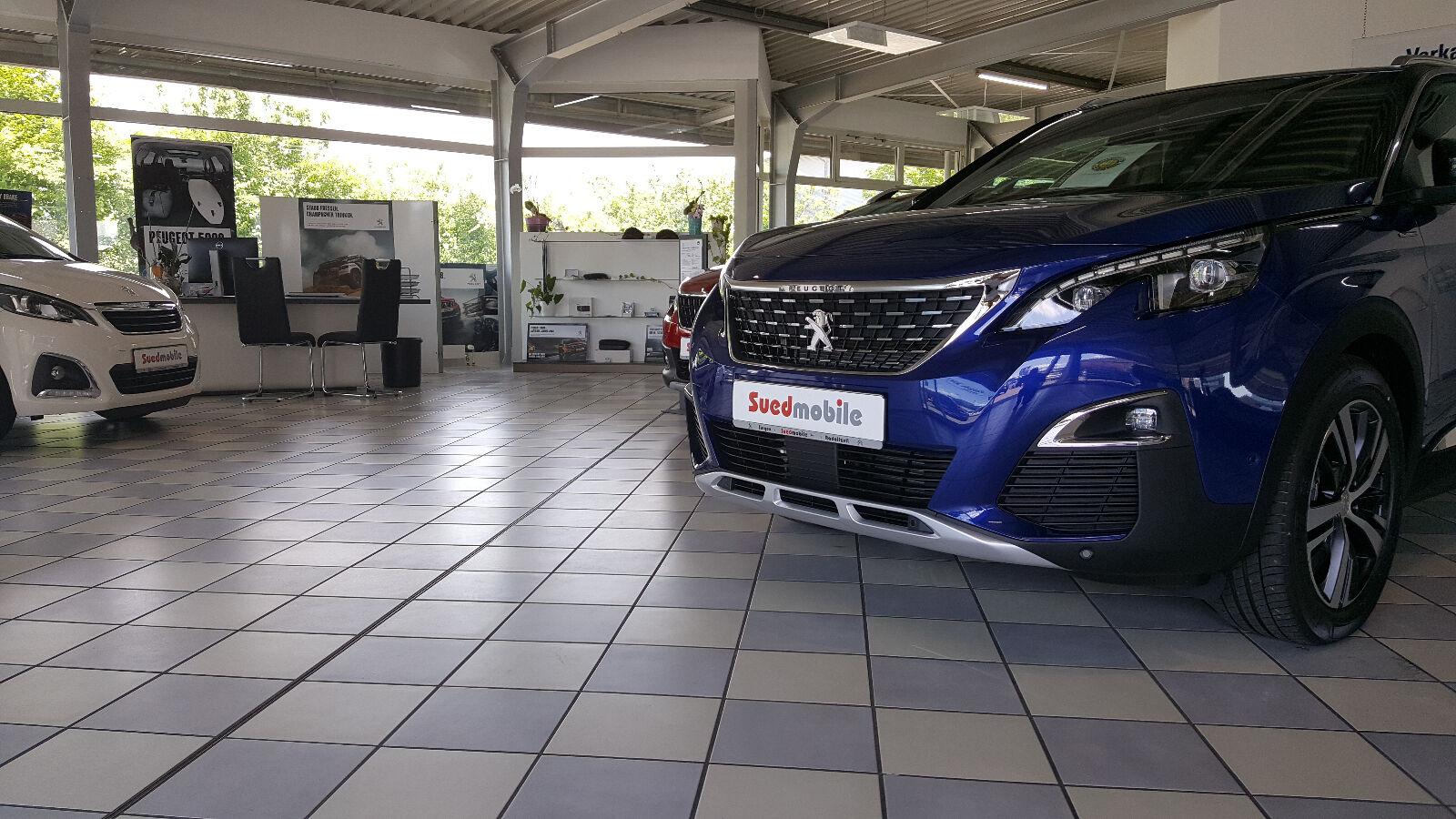 showroom-image-top