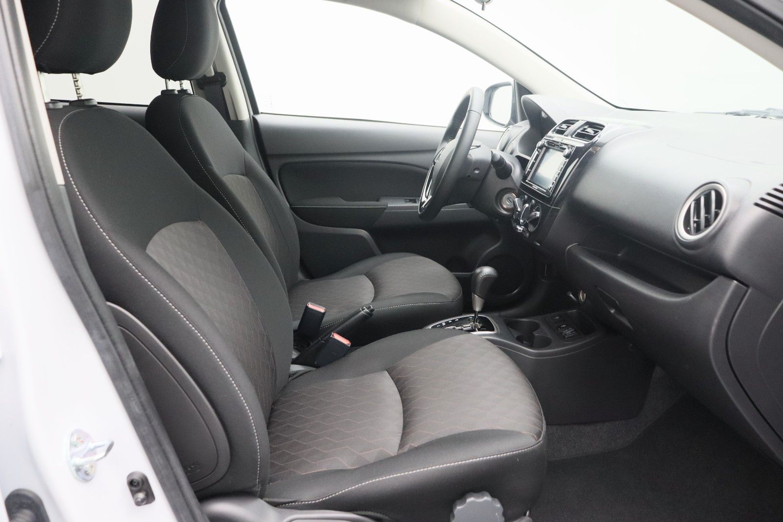 Fahrzeugabbildung Mitsubishi Space Star 1.2 Intro Edition+