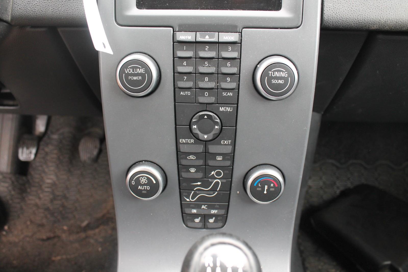 Volvo V50 2012 — photo 11