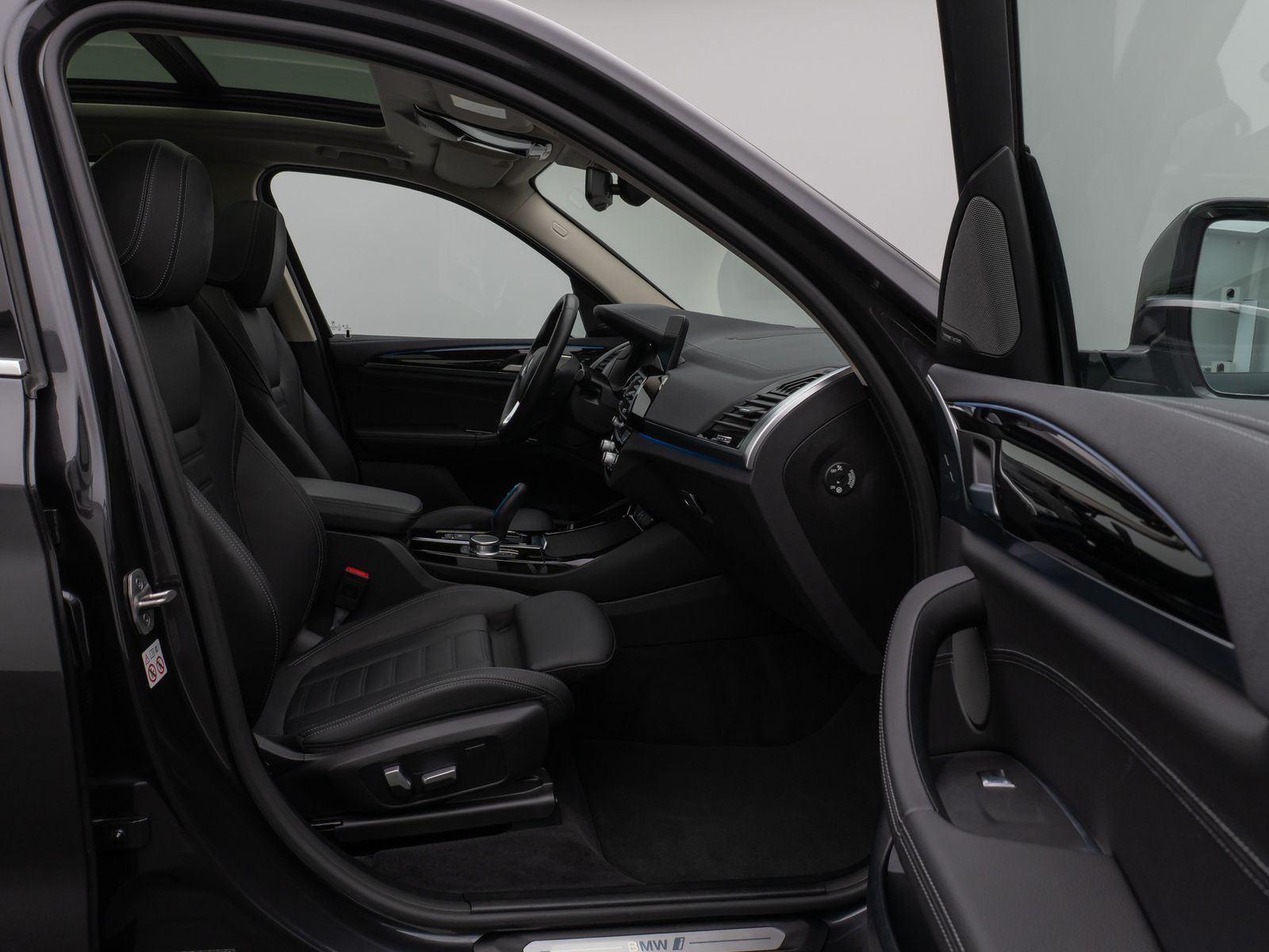 Fahrzeugabbildung BMW iX3 Impressive ACC DAB H/K 360° HUD Panorama 20"