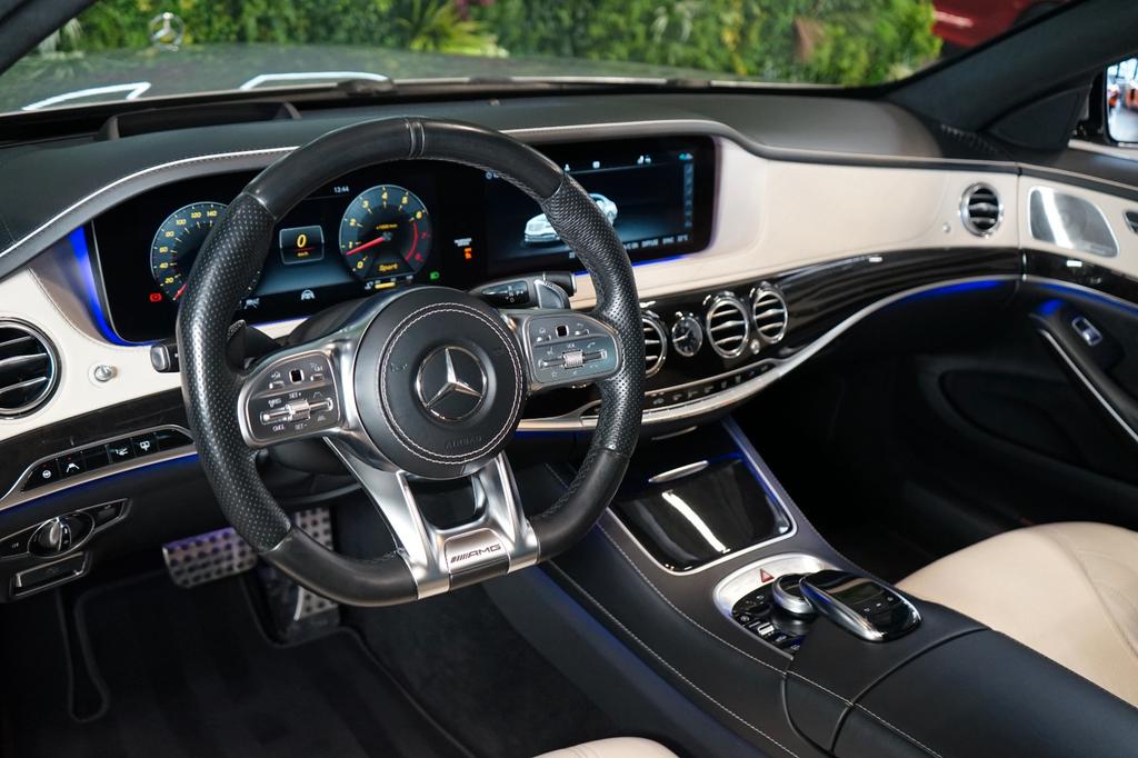 Mercedes-Benz S 560