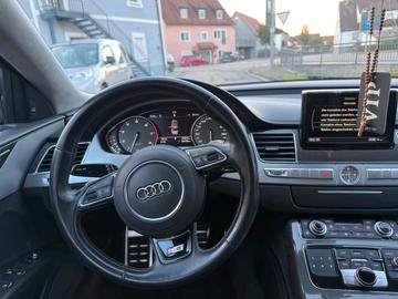 2012 AUDI S8 照片 9