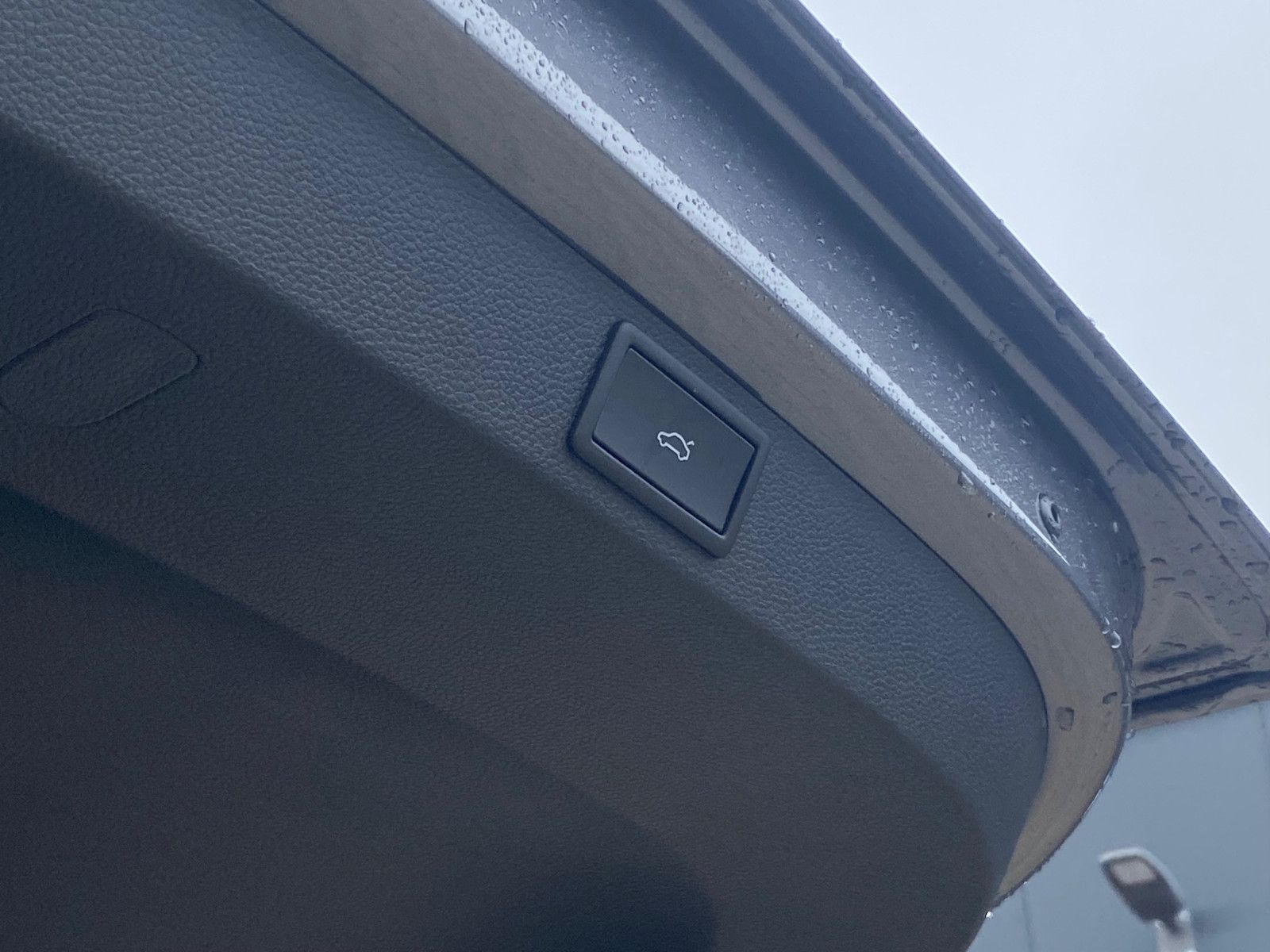 Fahrzeugabbildung SKODA Karoq 2.0l TDI DSG Sportline