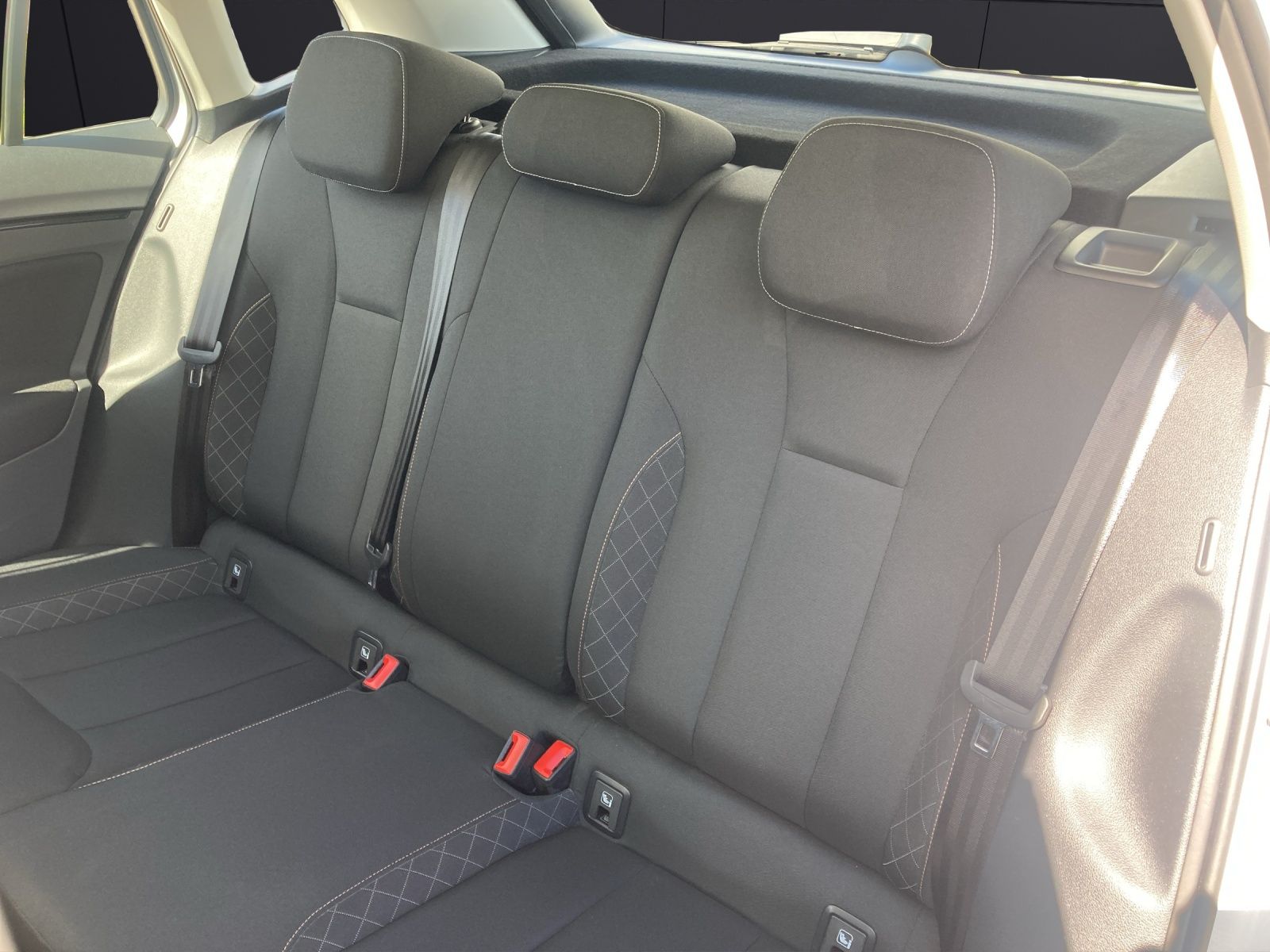 Fahrzeugabbildung SKODA Kamiq TSI Ambition LED Pano GRA PDC SH LM