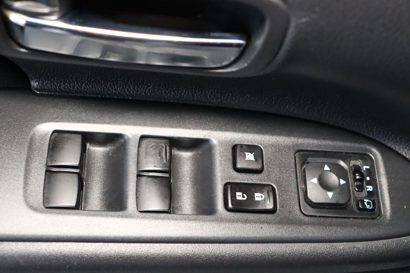 Fahrzeugabbildung Mitsubishi Outlander 2.2 DI-D Invite ClearTec 4WD