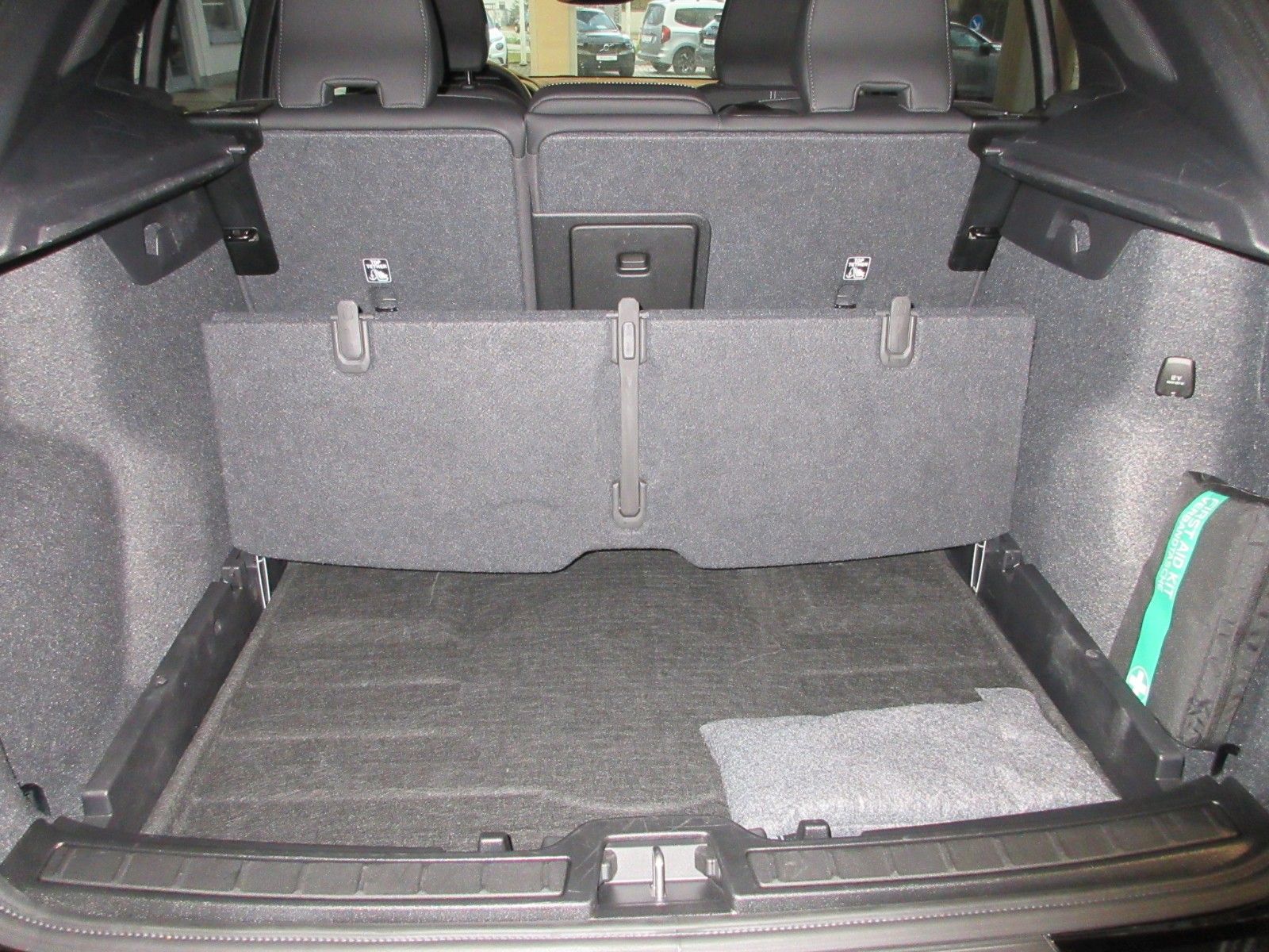 Fahrzeugabbildung Volvo XC 40 B3 Ultra Black Edition | 360° | NS | Navi