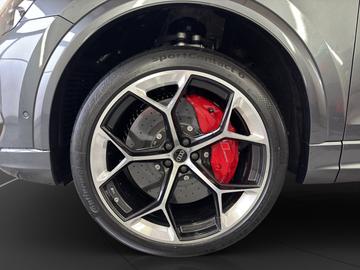  AUDI RSQ8 缩略图 16