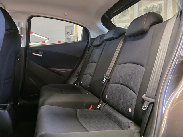 MAZDA 2 — Foto 24