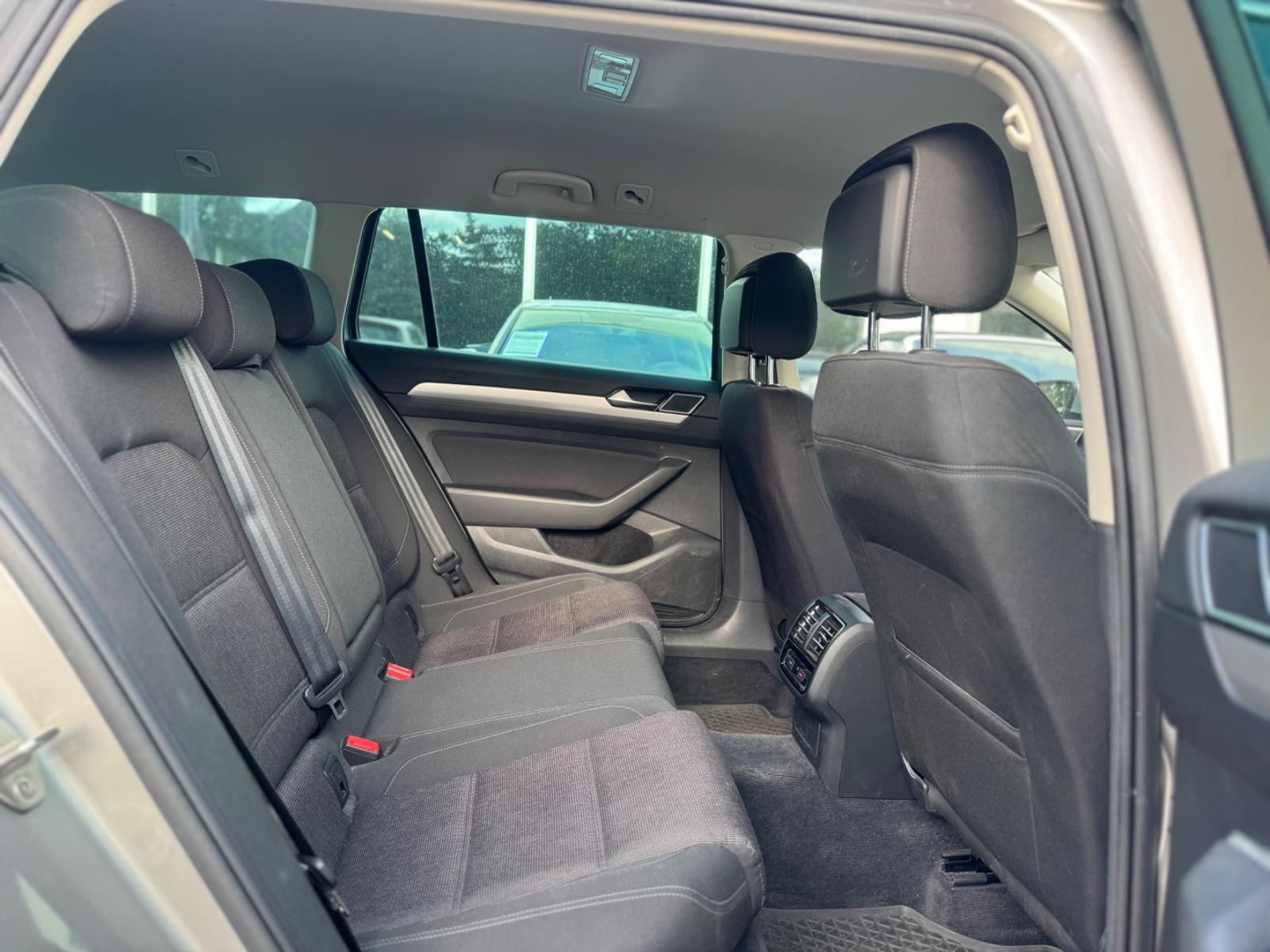Volkswagen Passat 2015 — photo 34