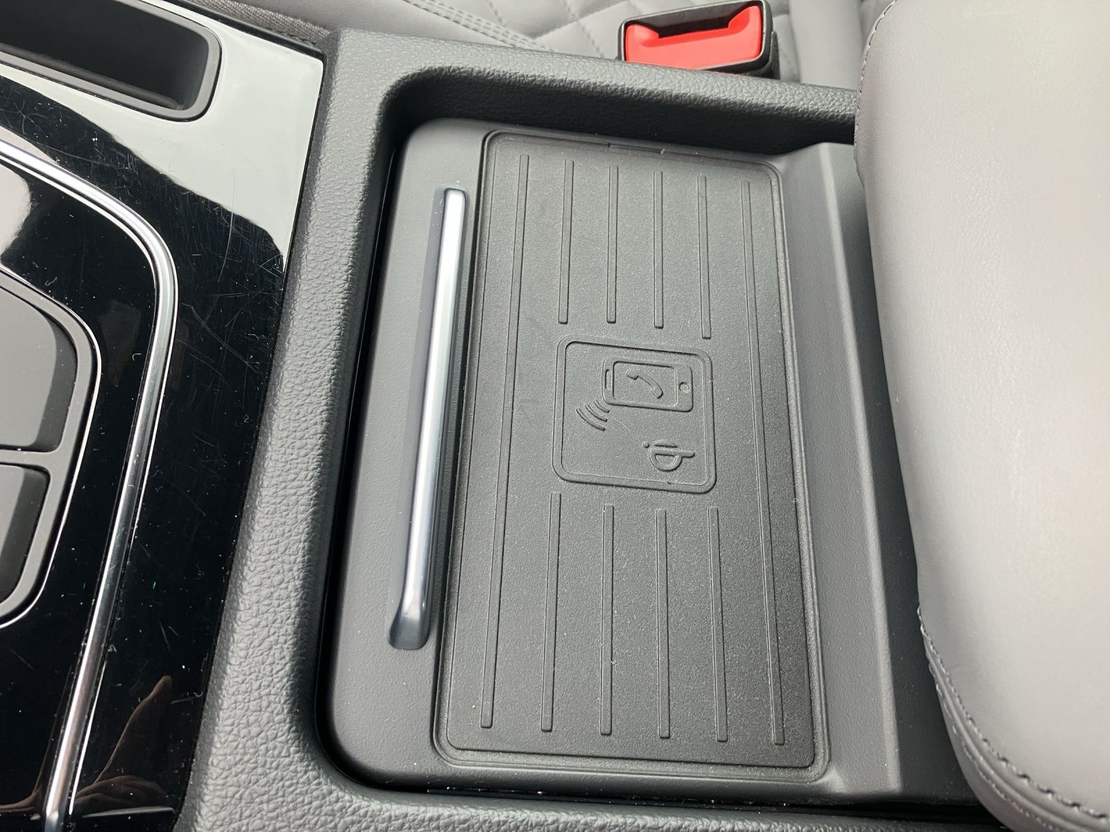 Fahrzeugabbildung Audi Q5 40 TDI advanced quattro Matrix AHK Navi AVC A