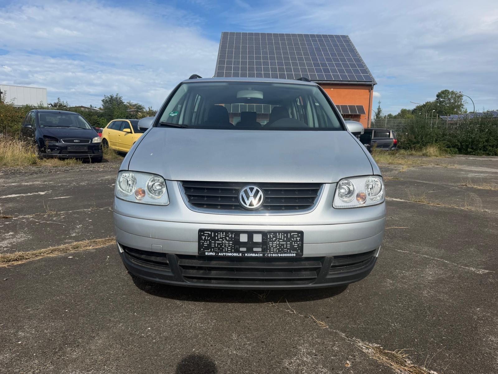 Volkswagen Touran 2006 — rear view
