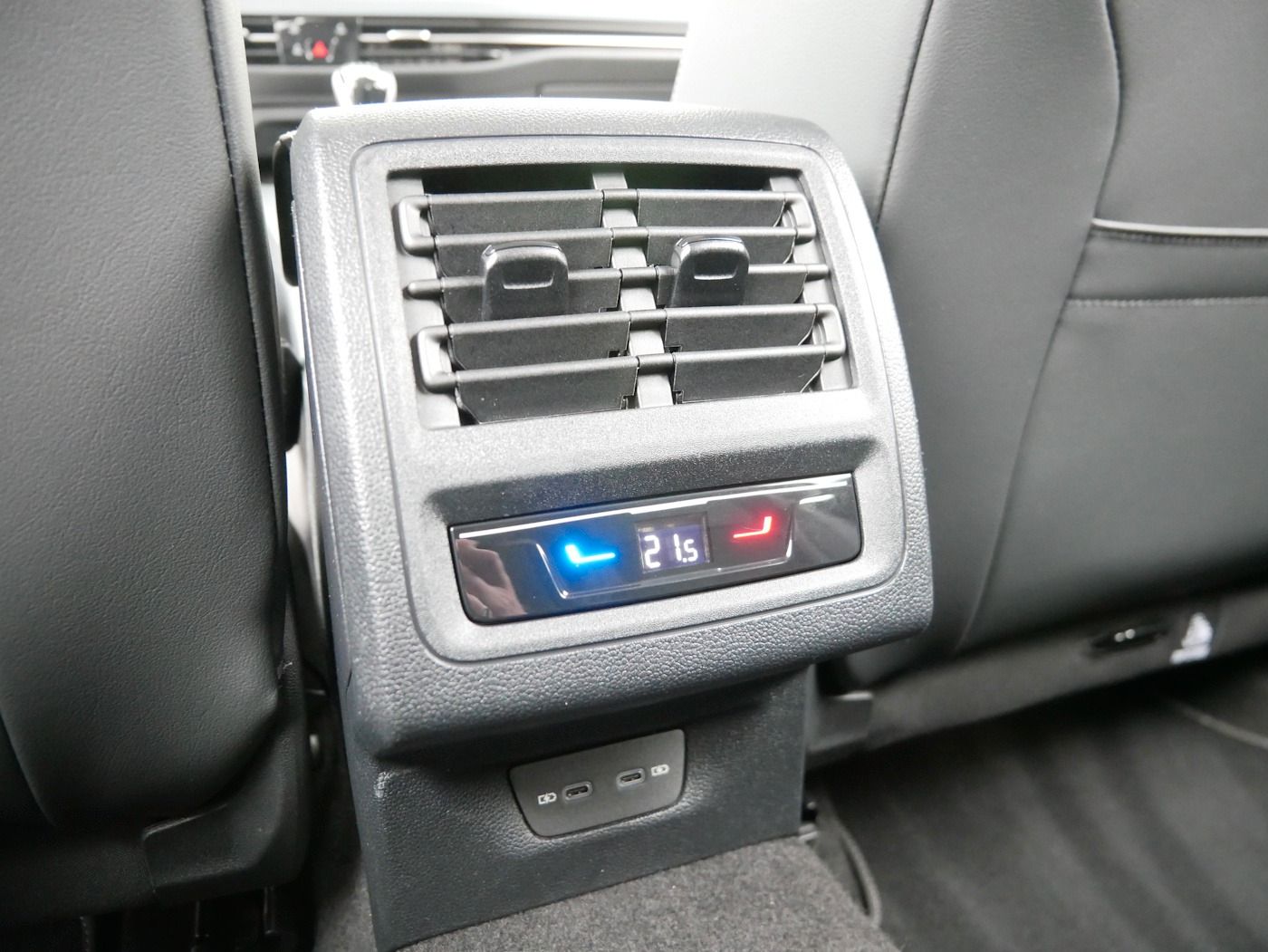Fahrzeugabbildung Volkswagen Golf -VIII 1.5 Goal NEU37T AHK NAVI ACC LED SHZ