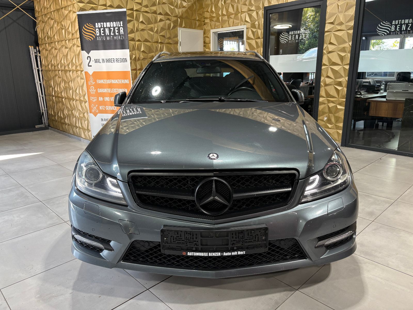 Fahrzeugabbildung Mercedes-Benz C 350 T-Modell CGI BlueEfficiency/PANO/NAVI/SHZ/
