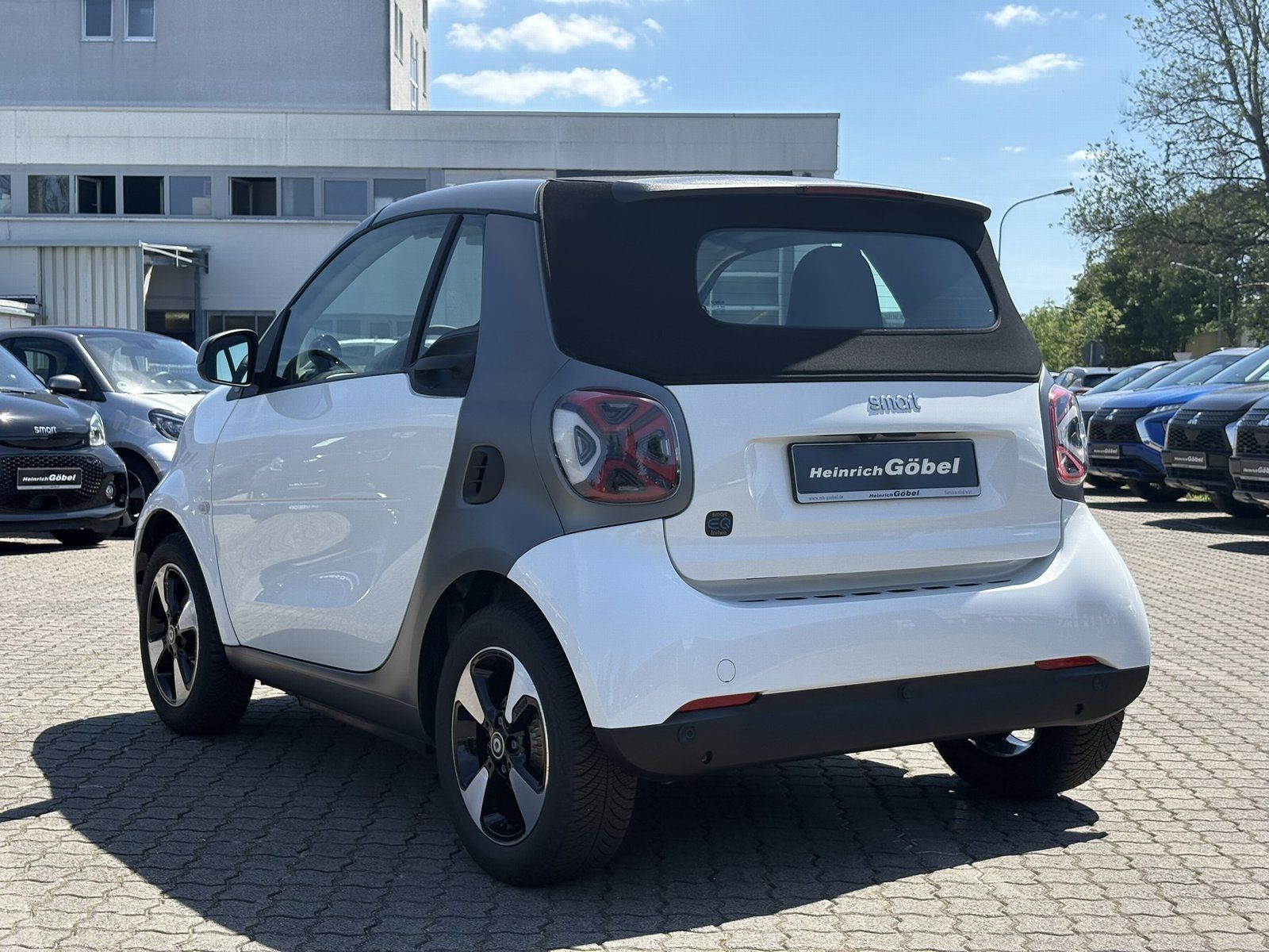 Fahrzeugabbildung Smart EQ CABRIO*EXCLUSIVE*22kW*ALLWETTER*WINTER-PAKET