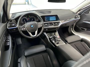Fahrzeugabbildung BMW 320d Sport Line Stop&Go LiveCockpt+ Kamera HiFi