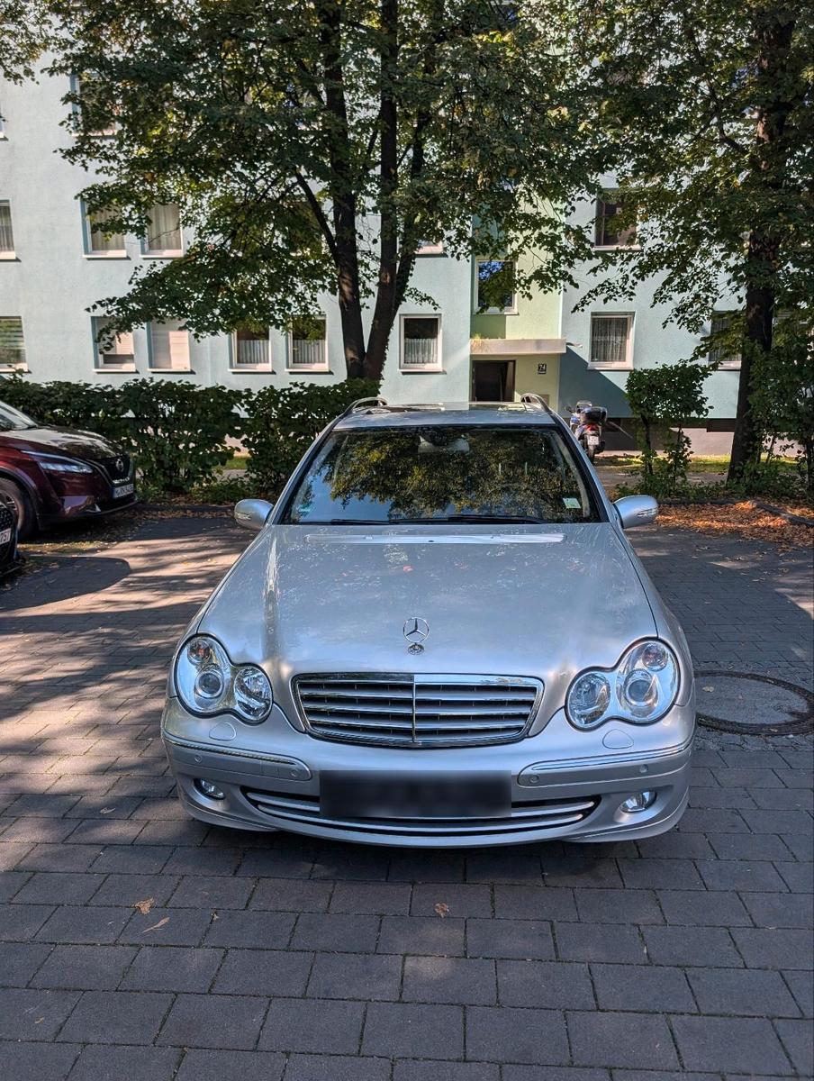 Mercedes-Benz C280 2006 — interior