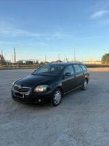Toyota Avensis Combi 1.8-l-VVT-i - - Toyota Avensis aus 2006: Kombi