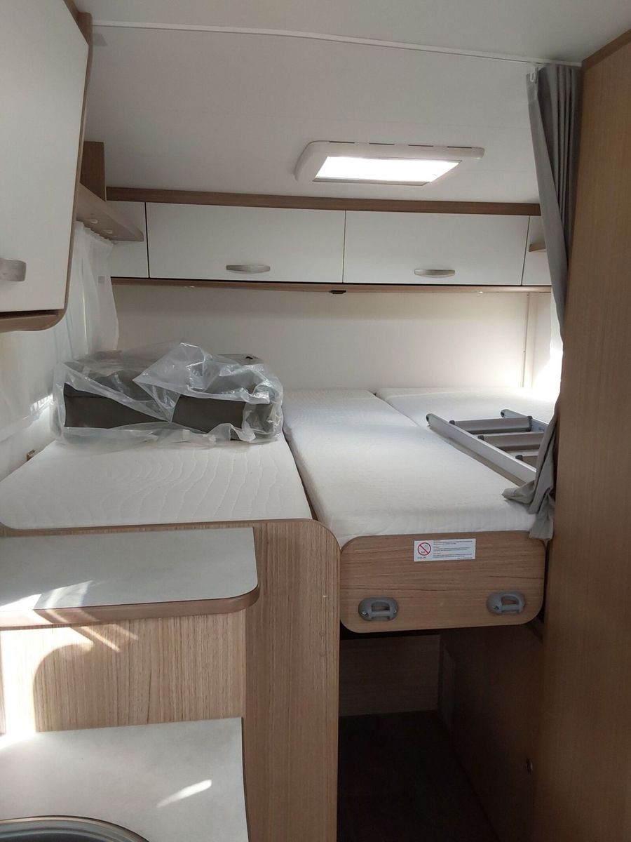 Fahrzeugabbildung Carado V 337 SAT, TV, Markise