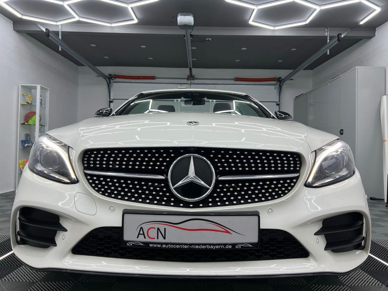 Fahrzeugabbildung Mercedes-Benz C 300 Cabrio AMG-LINE/VRTL COCPIT/360*/BURMESTER