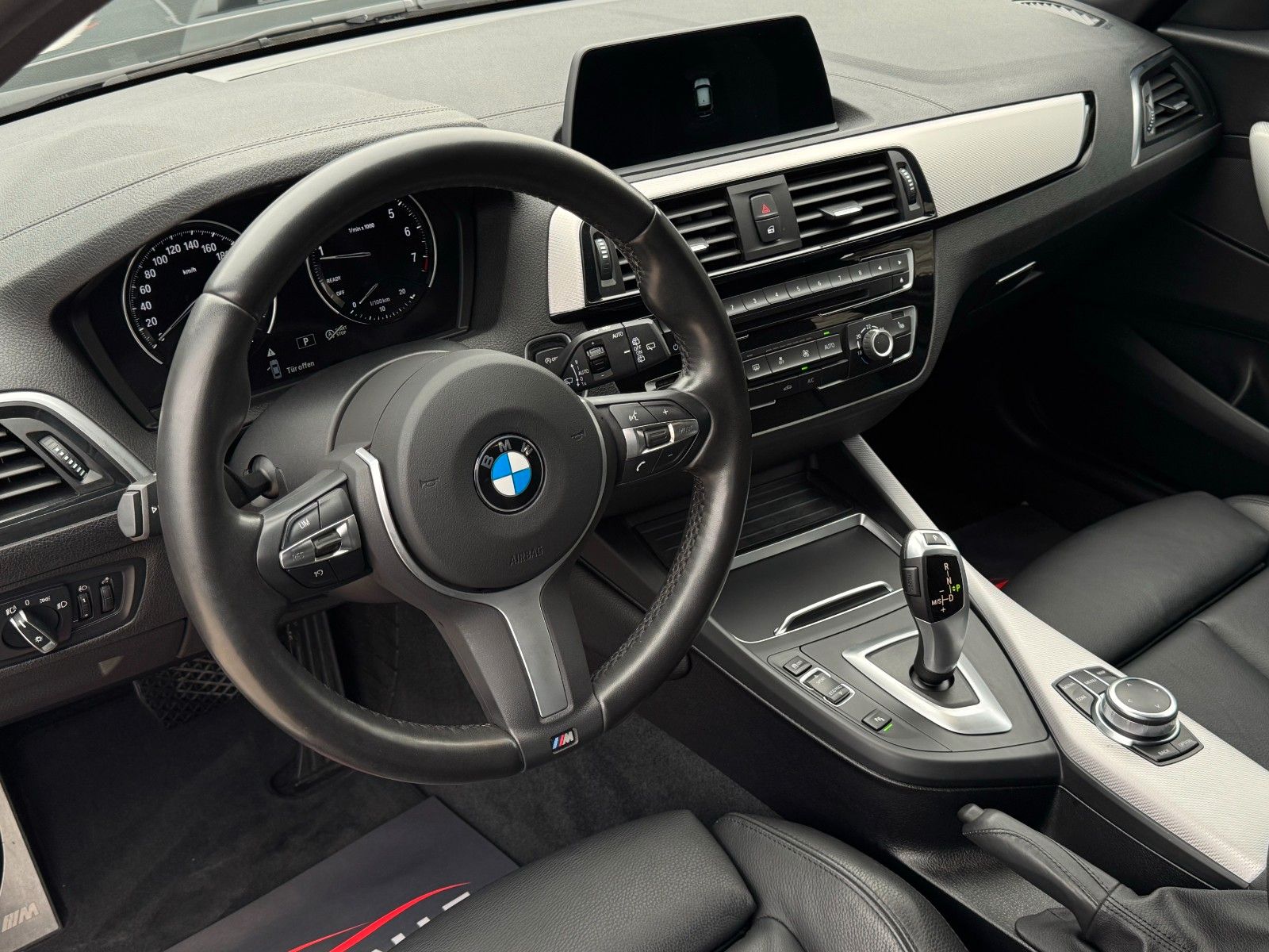 Fahrzeugabbildung BMW 120i Edition M Sport Shadow Leder Temp. SHZ PDC