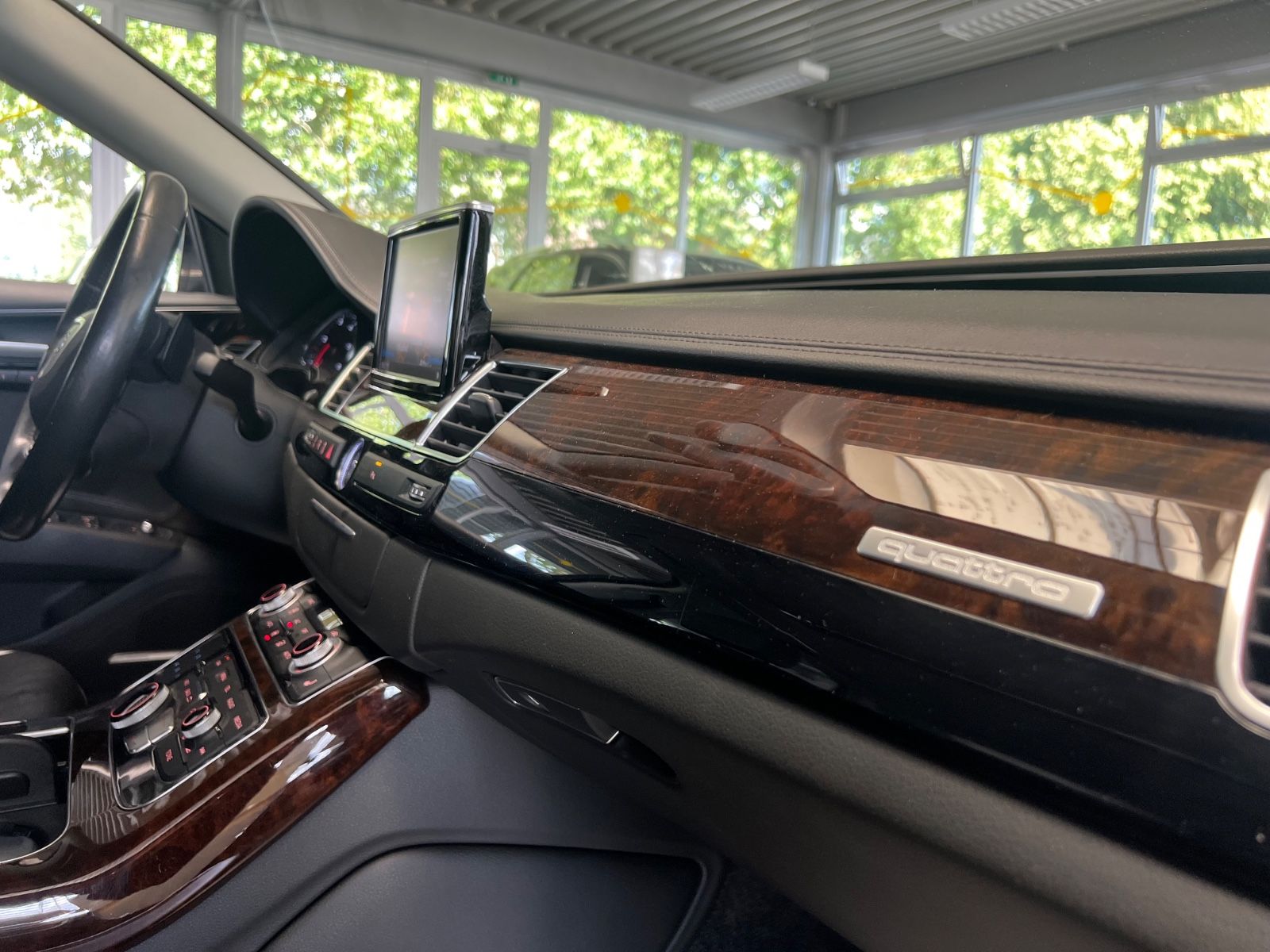 Fahrzeugabbildung Audi A8 3.0 TDI quattro * 20 S LINE ALUFELGEN *