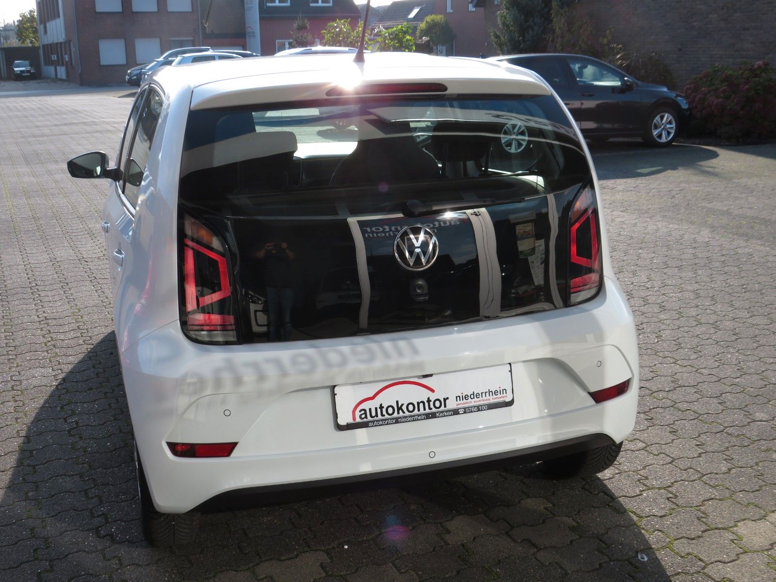 Fahrzeugabbildung Volkswagen up! 4T CLIMATRONIC MAPS&MORE KAMERA GRA PDC 1.H