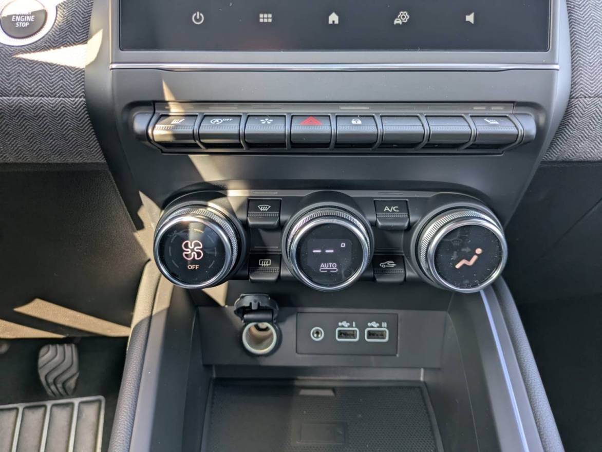 Fahrzeugabbildung Renault CLIO Techno TCe 90