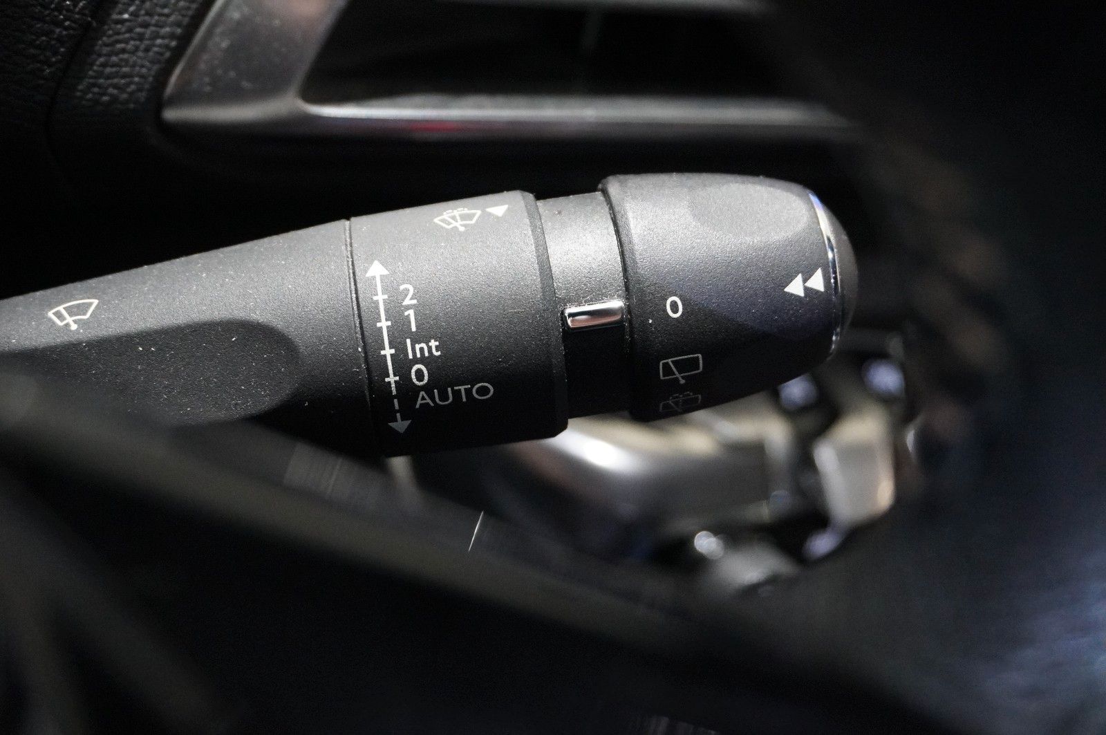 Fahrzeugabbildung Peugeot 5008 1.2T ALLURE GT-LINE 7-SITZ NAVI/LED/KAMERA