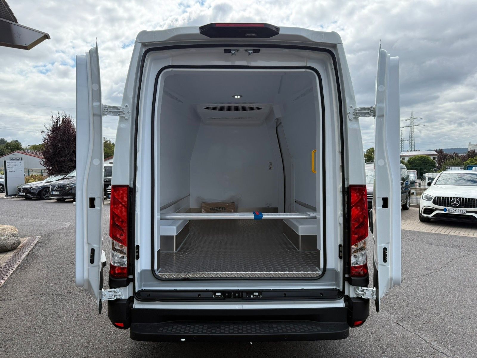 Fahrzeugabbildung Iveco Daily 35S16HA8 V Kühlkastenwagen *R 3520 mm*Navi