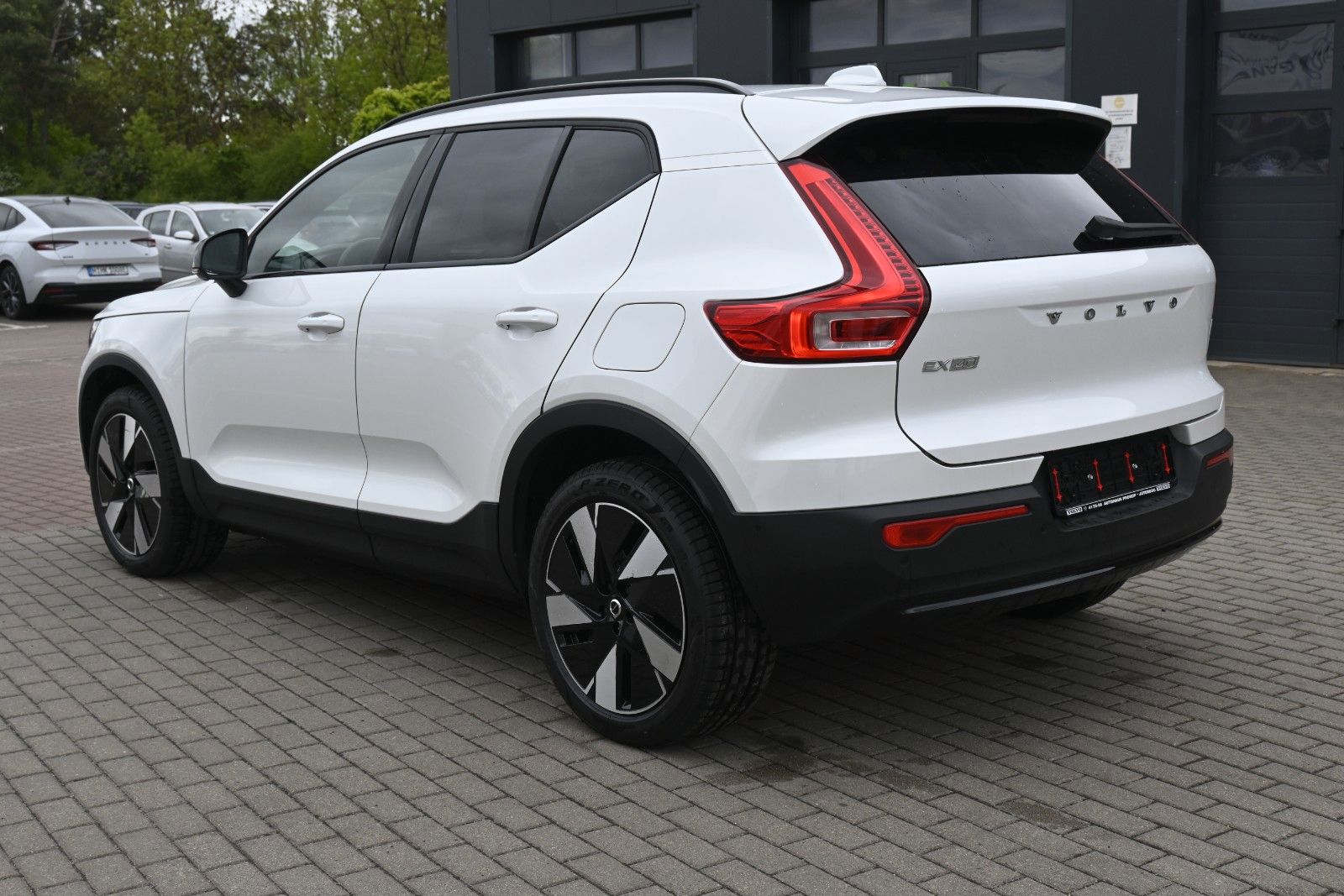 Fahrzeugabbildung Volvo EX40 SingleMotorExtendedRangePlus Dark*574 KM RW