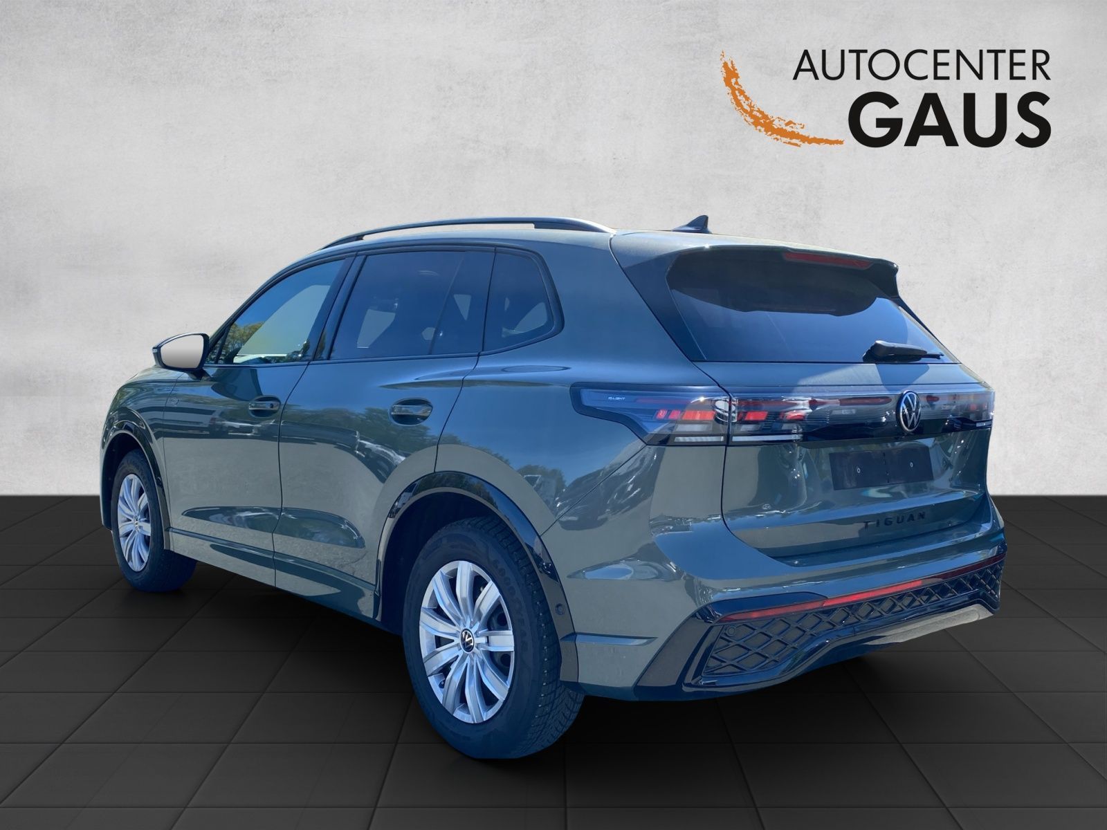 Tiguan R-Line 2.0 TSI DSG 4M AHK*Pano*BlackStyle