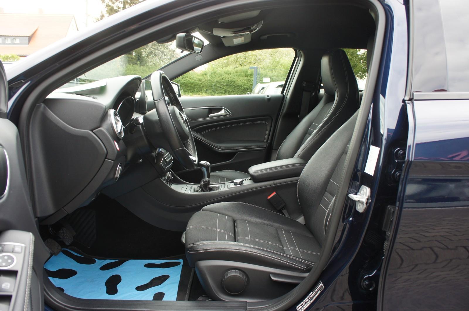 Mercedes-Benz GLA 200 Urban *BI-XENON*NAVI*KLIMA*PDC*SHZ*