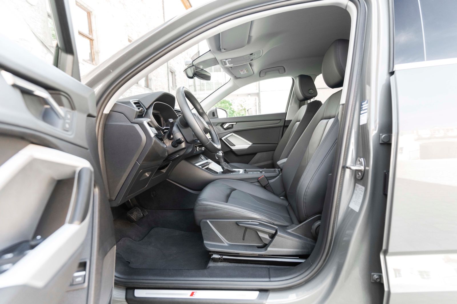Fahrzeugabbildung Audi Q3 Sportback 45 TFSI e S-Line ACC LED GARANTIE