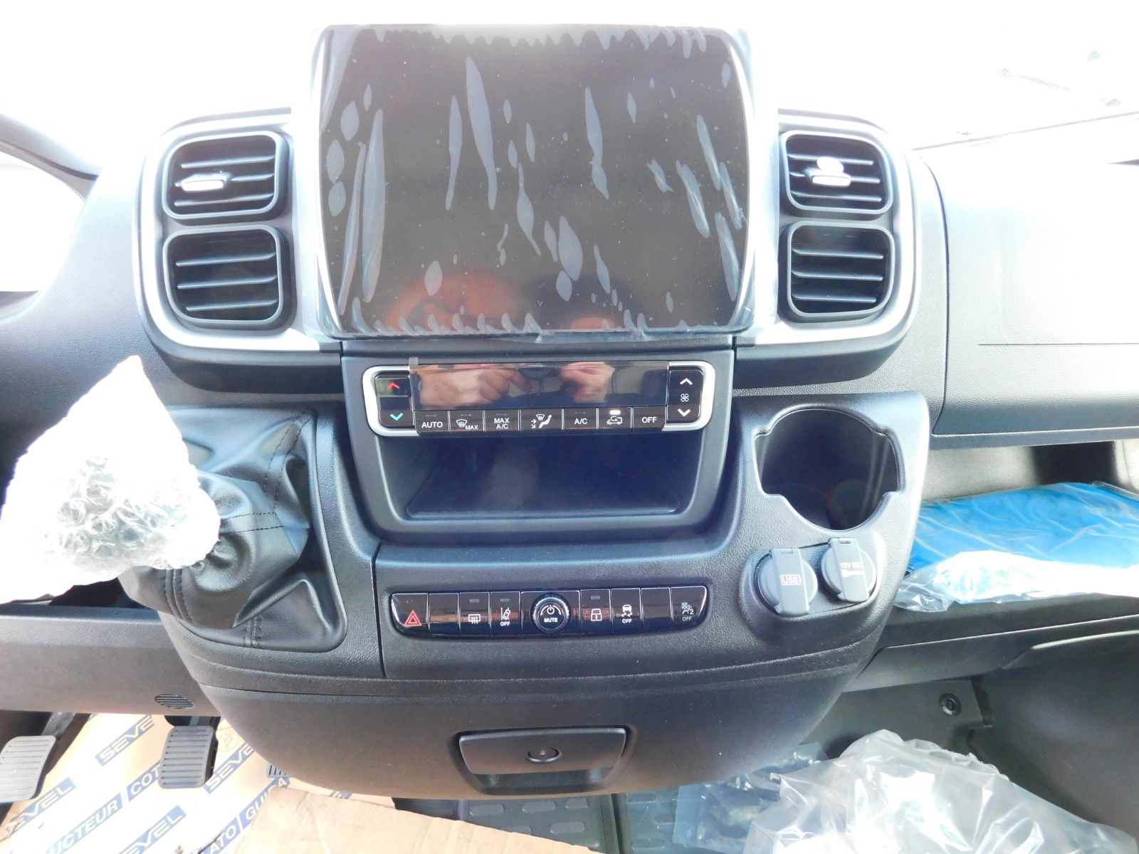 Fahrzeugabbildung Fiat Ducato Kasten L3H2 10`Navi/CarPlay/Android Auto