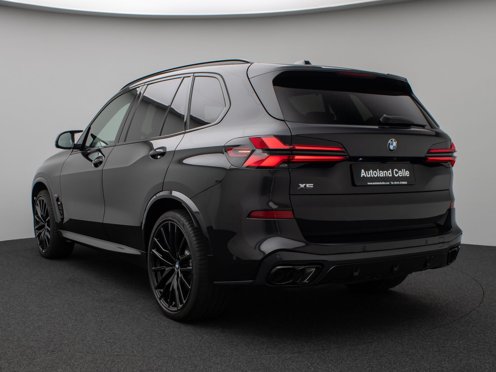 Fahrzeugabbildung BMW X5 M60i Panorama 360° B&W SoftCL Massage 22Zoll