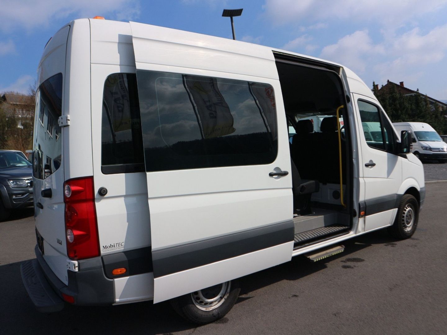 Fahrzeugabbildung Volkswagen Crafter 35 Behindertengerecht Rollstuhl-Rampe