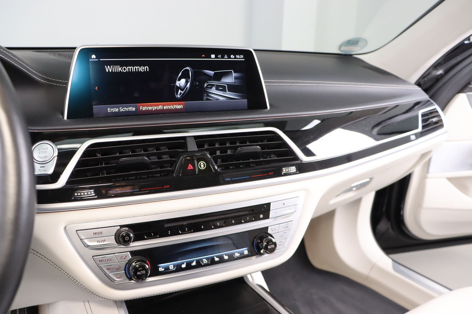 Fahrzeugabbildung BMW 750 L i xDrive M Paket Night-Vision * 4x Massage