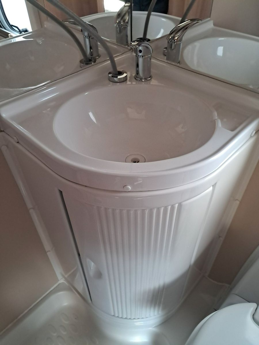 Fahrzeugabbildung P.L.A. M Klasse PLA 4 Fahrradträger, Sat-Antenne, Marki