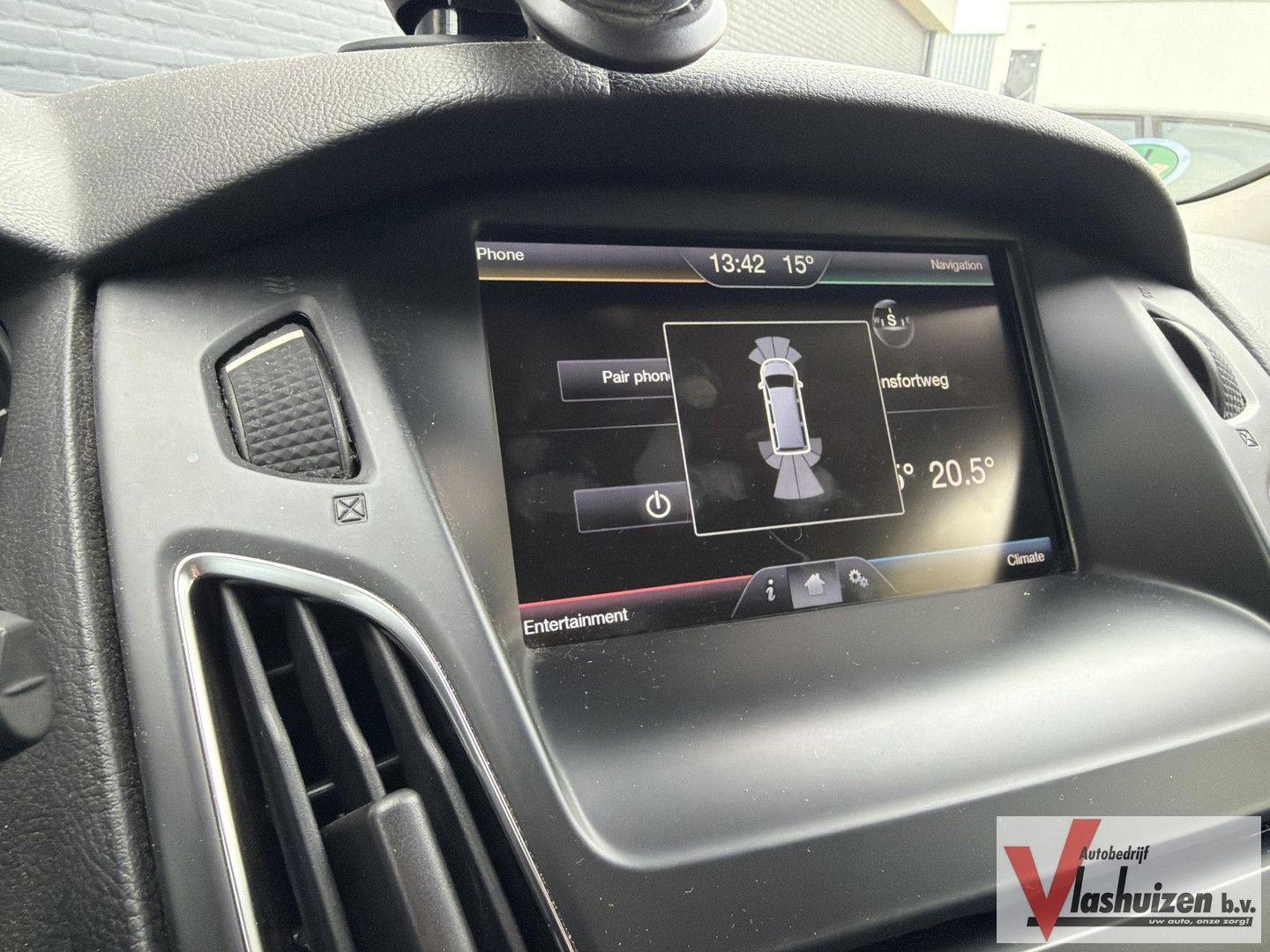 Ford Focus 2014 — photo 20